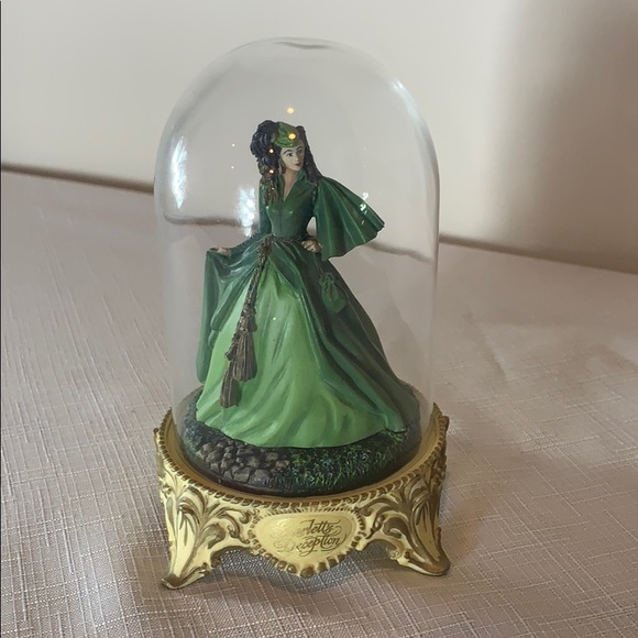 Scarlet’s Deception Figurine